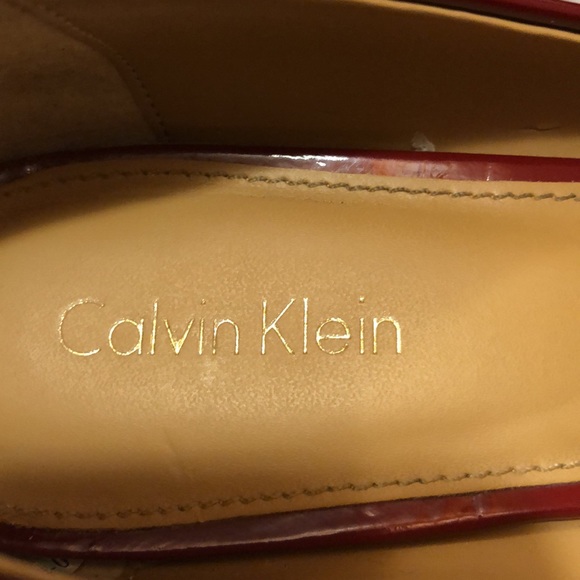 Calvin Klein-Burgundy Patent Heels - Picture 2 of 13
